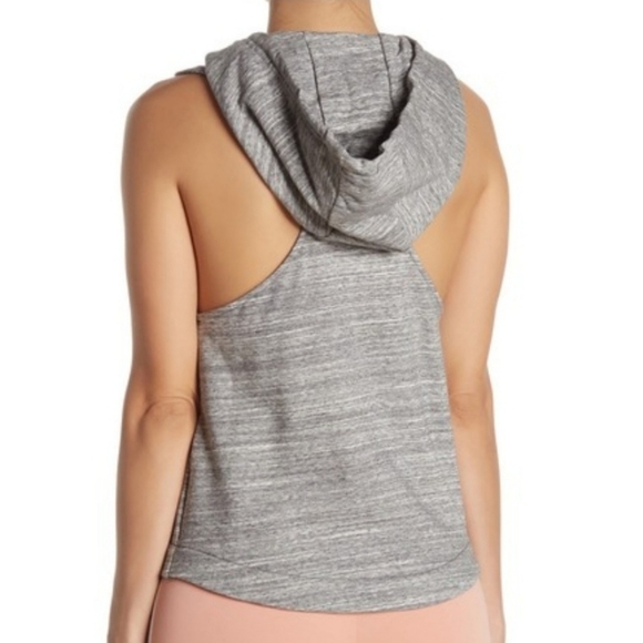 Adidas sweat sleeve less top with hoodie - Picture 2 of 5